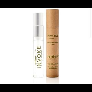 INVOKE ambre essence perfume oil pump
